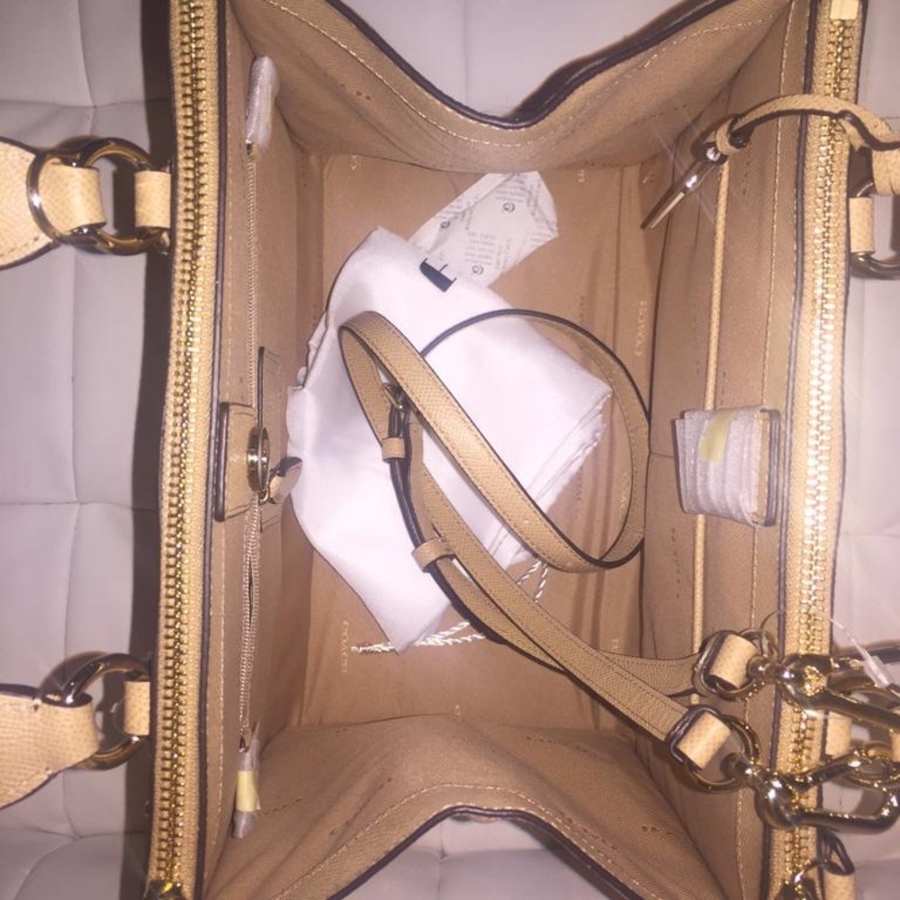 Coach Crossbody - Picture 6 of 6
